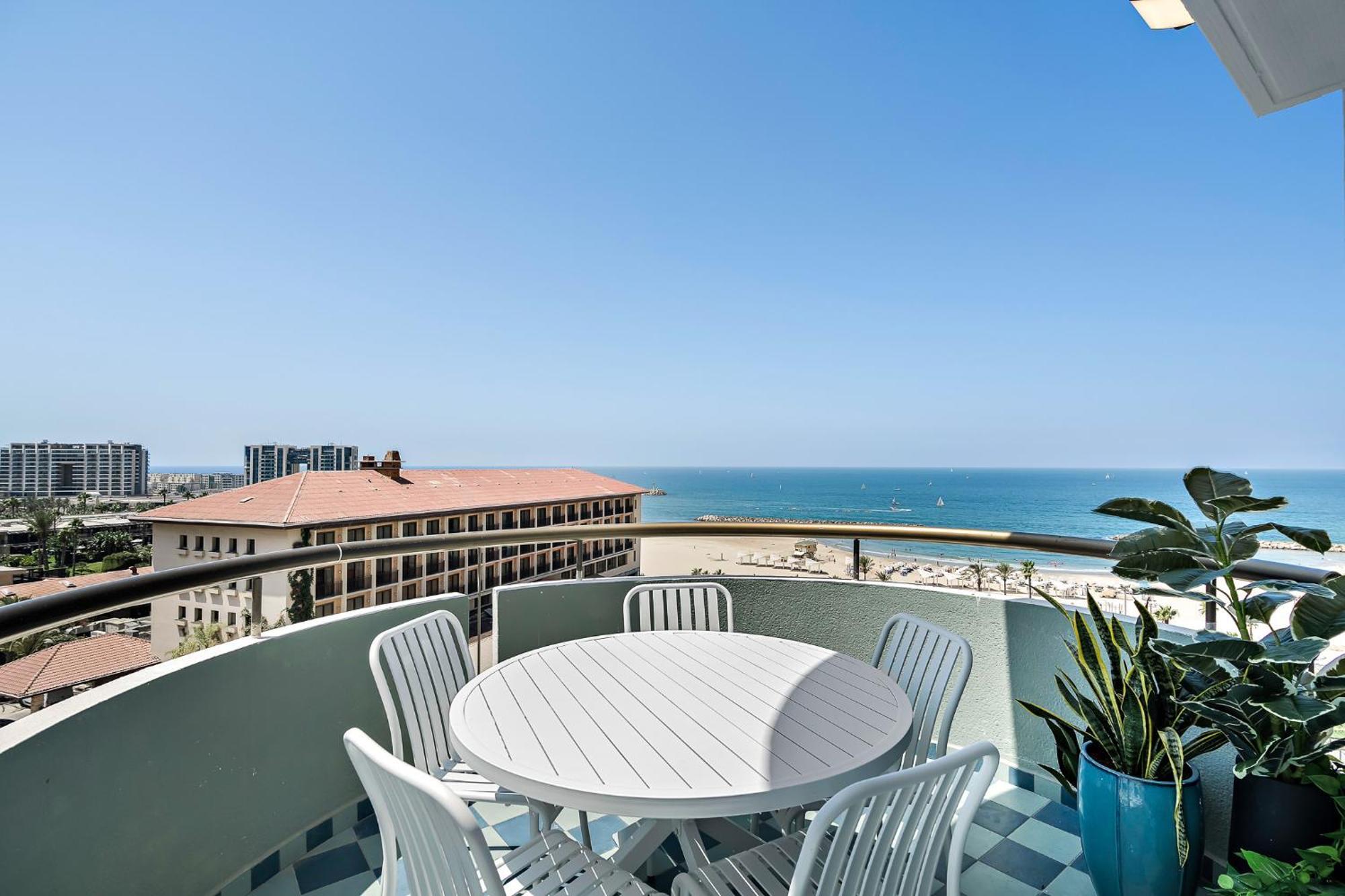 Sunsets Paradise 2Br With Parking By Beachfront Stay Herzelia Eksteriør billede